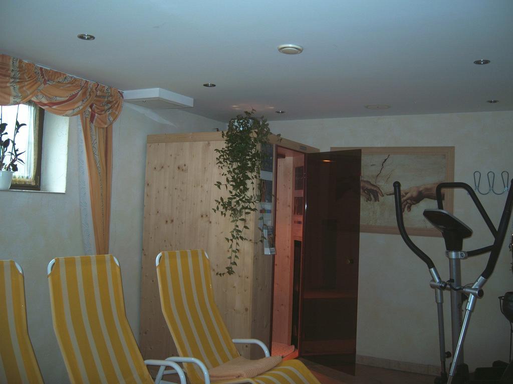 Hotel Haus Dorfschmied Flirsch Exterior foto