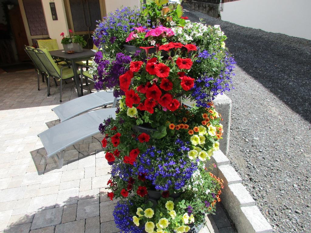 Hotel Haus Dorfschmied Flirsch Exterior foto
