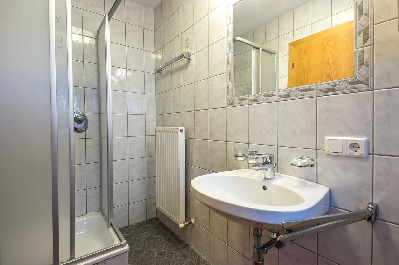Hotel Haus Dorfschmied Flirsch Exterior foto
