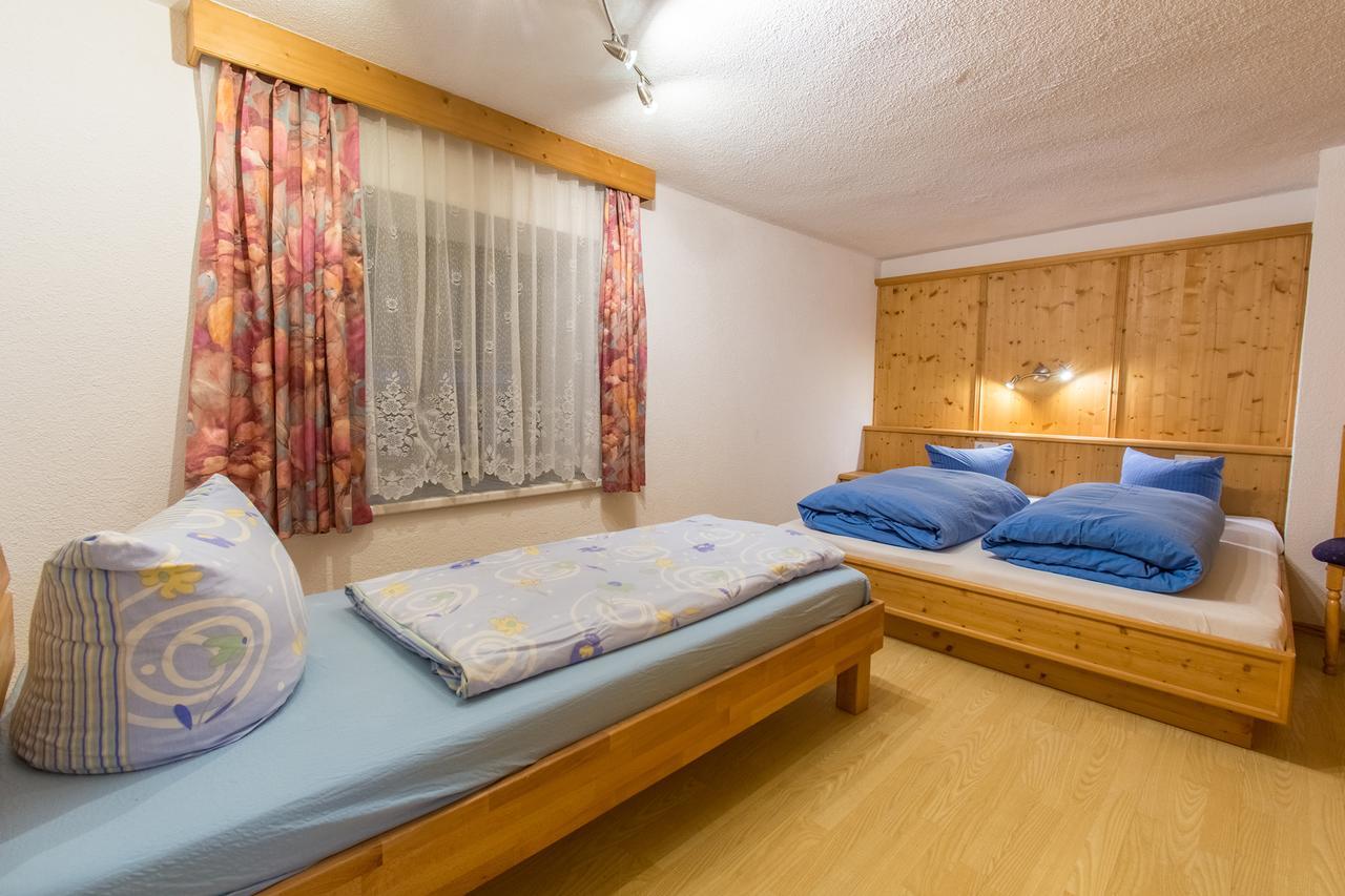 Hotel Haus Dorfschmied Flirsch Exterior foto